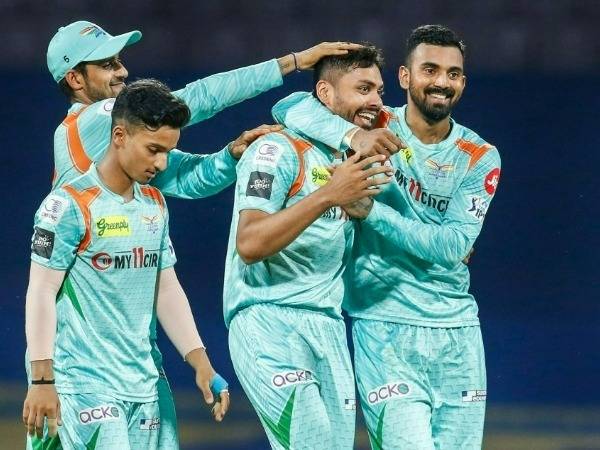  లక్నో సూపర్ జెయింట్స్ : 11 మ్యాచ్‌లలో 16పాయింట్లు