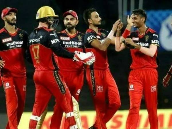  రాయల్ ఛాలెంజర్స్ బెంగళూరు : 12 మ్యాచ్‌లలో 14పాయింట్లు 