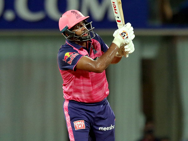 అశ్విన్‌ను ఆపిన అంపైర్లు