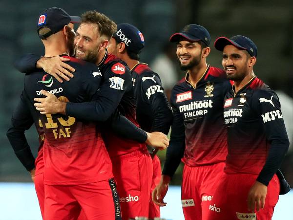  మ్యాక్స్ వెల్ బౌలింగ్‌ను టార్గెట్ చేయాలనుకోవడం.. 