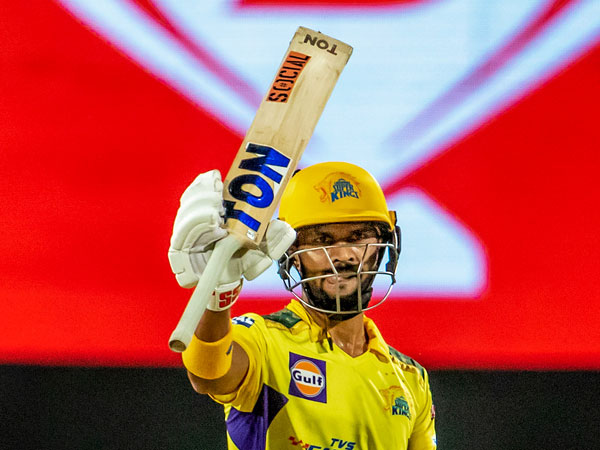 31 ఇన్నింగ్స్‌లలో అత్యధిక పరుగులు చేసిన ప్లేయర్‌గా..