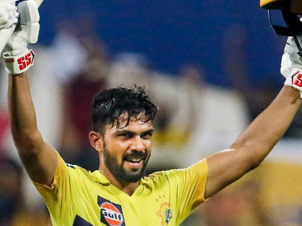 చెన్నై తరఫున రికార్డ్ భాగస్వామ్యం