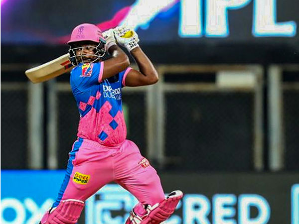 బ్యాట్ నేలకు కొట్టి.. బ్యాట్ నేలకు కొట్టి..