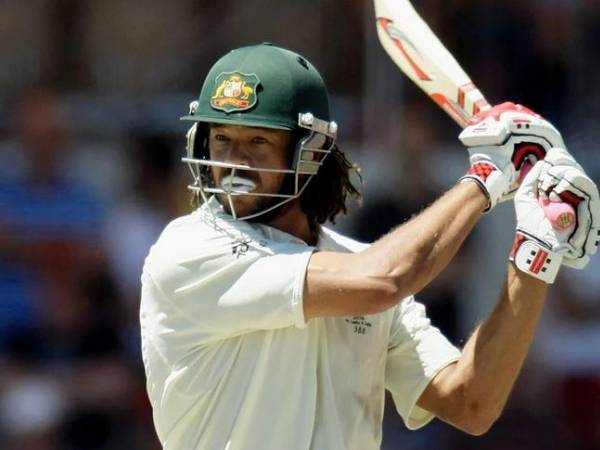 ఆస్ట్రేలియా అత్యుత్తమ ఆల్ రౌండర్లలో సైమండ్స్ ఒకడు