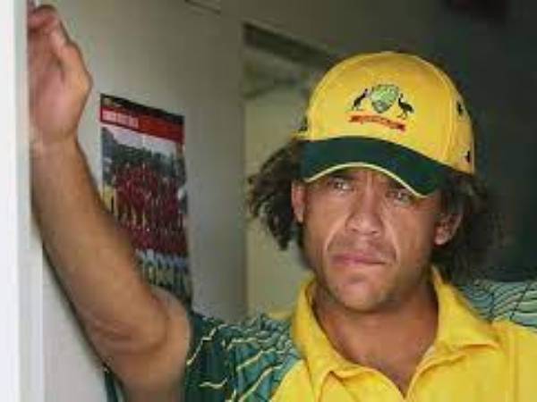 టీం భవిష్యత్తు దృష్ట్యా ధోనీ ప్రయోగాలు