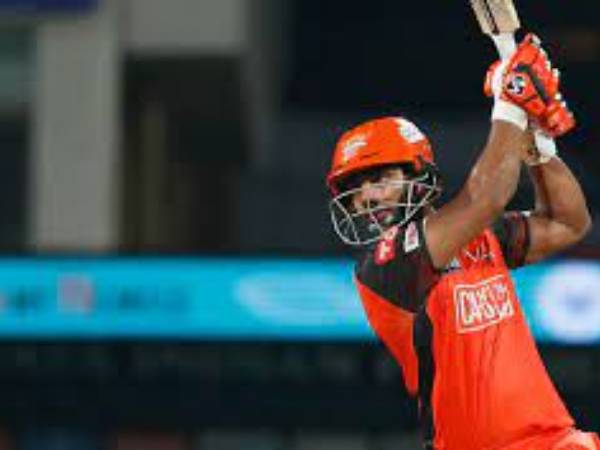 ఓపెనర్లుగా రాహుల్, త్రిపాఠి