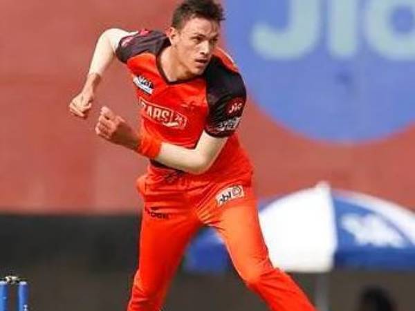 జాన్సెన్‌పై వేటు వేయడం..