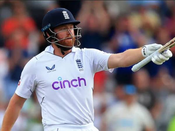  ఇంగ్లాండ్ పీకల్లోతు కష్టాల్లో పడినా..