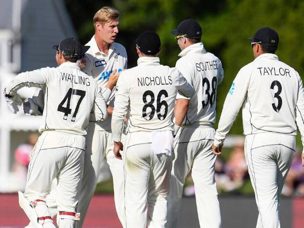 న్యూజిలాండ్‌ పాజిటివ్స్