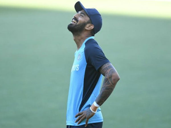 విరాట్ తప్పుకోవడంతో..