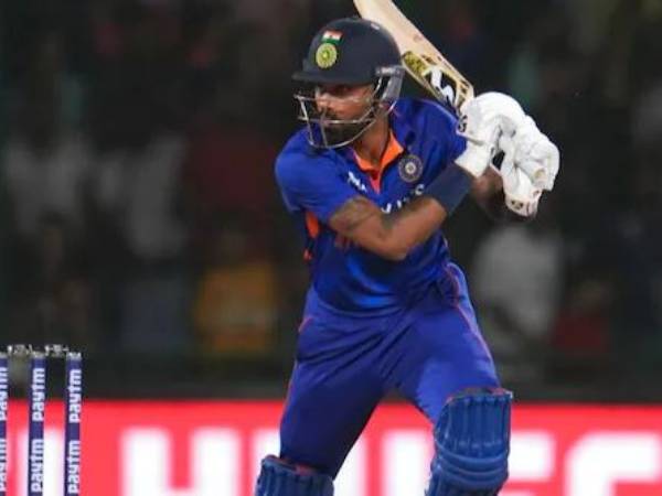 తుది జట్లు :