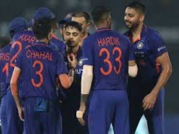 బచ్చాగాడంటూ..