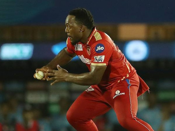  ఓడియన్ స్మిత్..