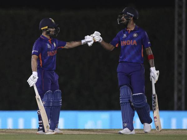 పవర్ ప్లేలో శుభారంభం