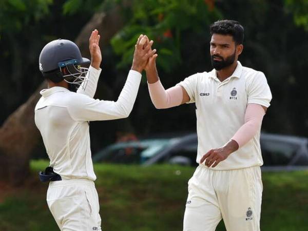 తొలి ఇన్నింగ్స్‌లో లీడ్ సాధిస్తే..