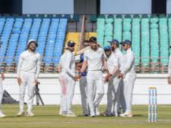  తుది జట్లు