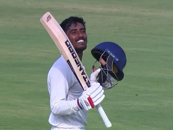 సుదీప్‌ 186.. మజుందార్‌ 117..