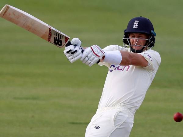  లక్కీగా బతికిపోయిన స్టోక్స్.. రూట్‌తో కలిసి గెలుపు రూట్ వేసి