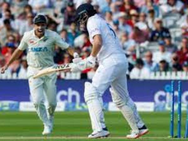 బౌల్ట్ దెబ్బకు క్రీజులో నిలబడలేకపోయిన బ్యాటర్లు