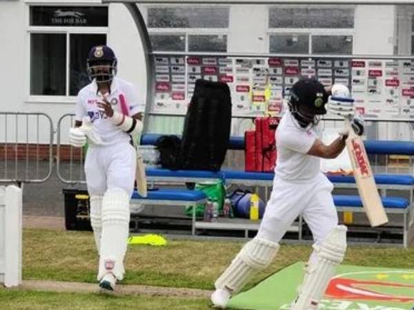 లంచ్ టైంకే అయిదుగురు పెవిలియన్‌కు