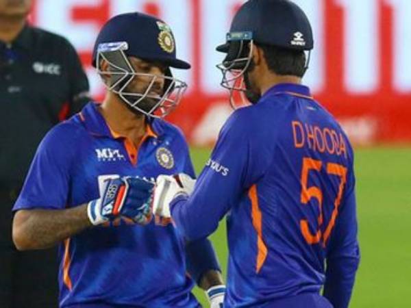  మిడిల్‌లో సూర్య, హుడా, శాంసన్, అయ్యర్..