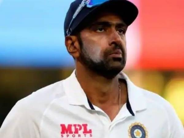 బౌలర్లకు కష్టమే..