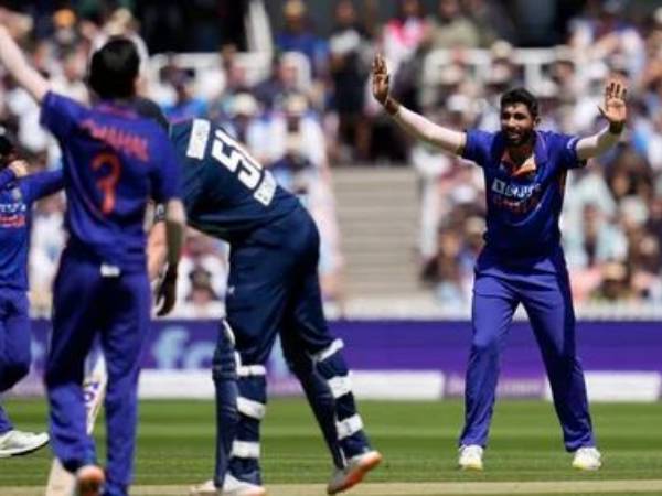  ఓపెనింగ్ జోడీని విడదీసిన హార్దిక్ పాండ్యా