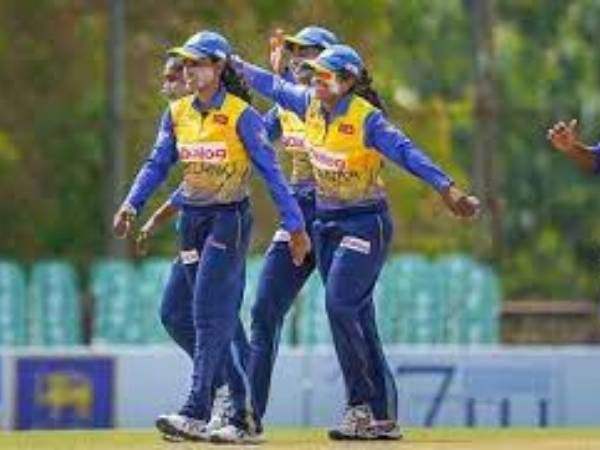 తడబడినా గెలిచిన భారత్..