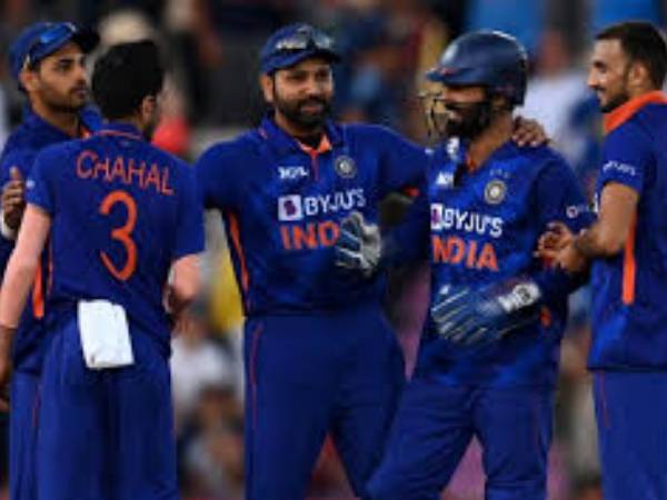  వన్డేల్లో 250సిక్సులు పూర్తి చేసుకున్న రోహిత్