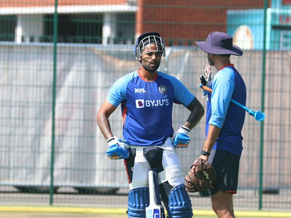 ముఖా ముఖి పోరు..