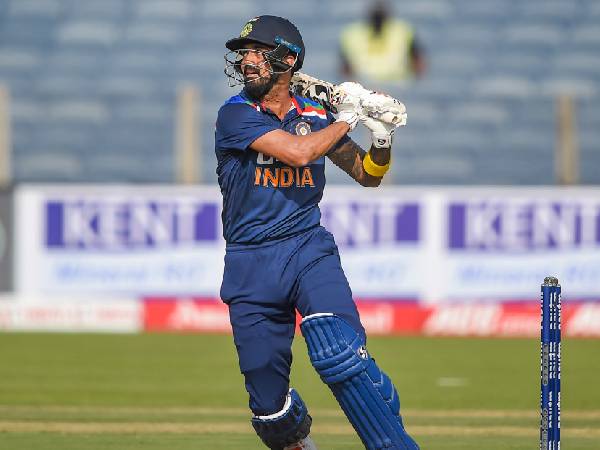 ఫామ్ తెచ్చిన తంటాలు..