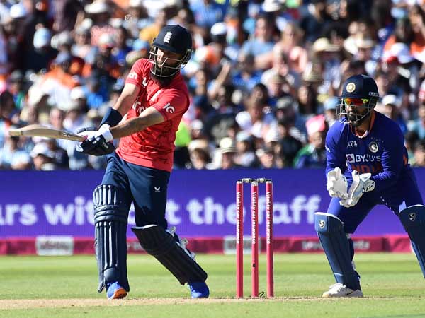  రోహిత్ మాస్టర్ టెక్నిక్‌తో మొయిన్ అలీకి బురిడీ