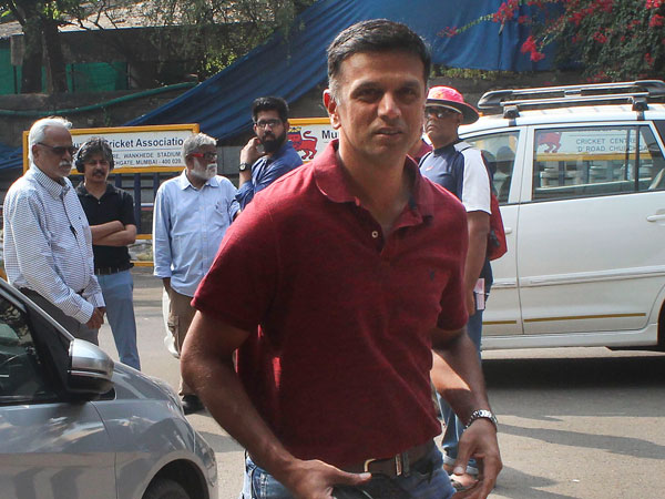 కోచ్గా మార్క్.. కోచ్గా మార్క్..