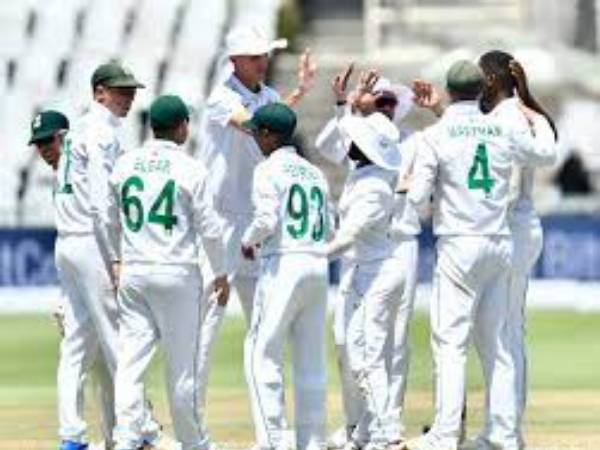 శ్రీలంకను కోలుకొనివ్వకుండా..