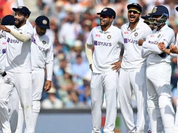 నలుగురు స్పెషలిస్టు బౌలర్లతో బరిలోకి..