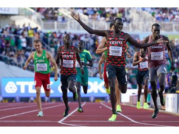 గోల్డ్ మెడల్తో ఫెలిక్స్ రిటైర్... గోల్డ్ మెడల్తో ఫెలిక్స్ రిటైర్...