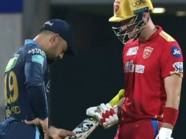 ముంబైలోకి రషీద్, లివింగ్ స్టోన్..