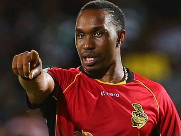 తొలి బౌలర్‌గా..