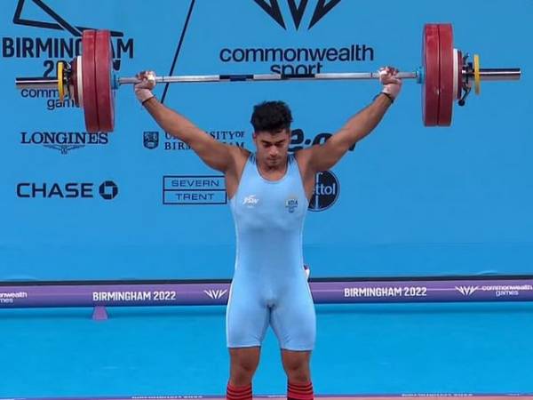 వెయిట్ లిఫ్టింగ్‌ అన్న కల..