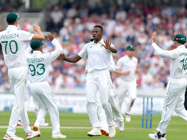 అగ్రస్థానంలో పాతుకుపోతున్న దక్షిణాఫ్రికా