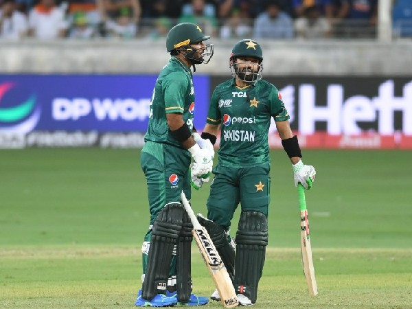 దుమ్మురేపిన భువీ.. దుమ్మురేపిన భువీ..