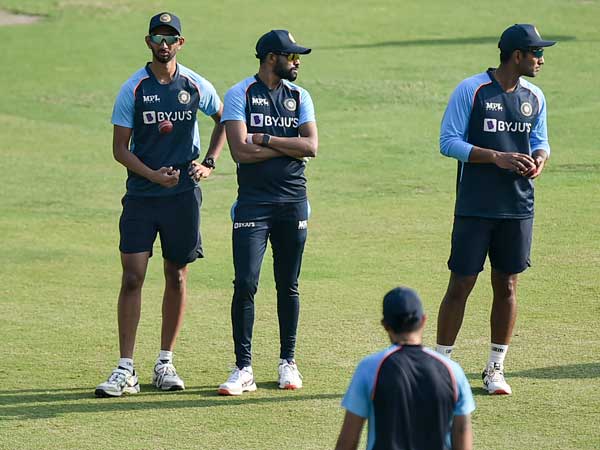 హర్షల్ పటేల్కు చోటు.. హర్షల్ పటేల్కు చోటు..