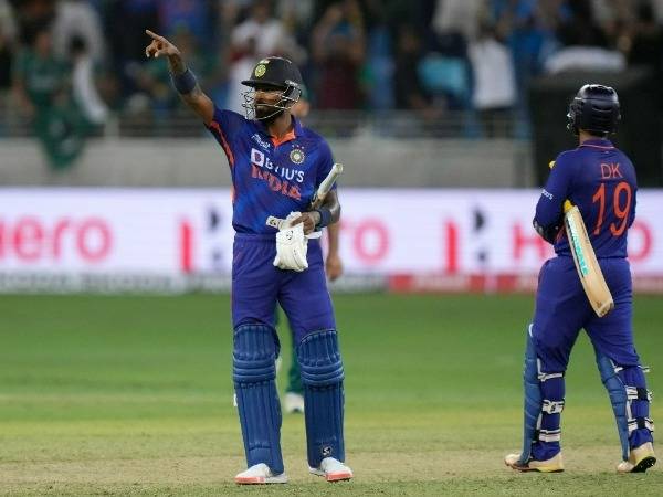 4. హార్దిక్ ఆల్రౌండ్ షో.. 4. హార్దిక్ ఆల్రౌండ్ షో..