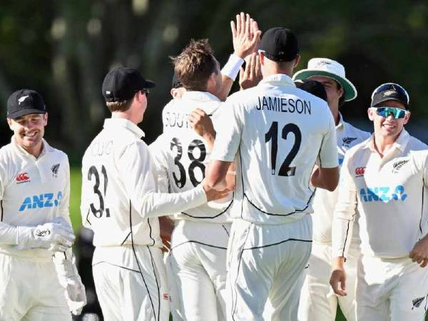 తుది జట్లు 