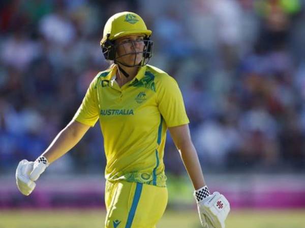 చీటింగ్ అంటూ ఫ్యాన్స్ ఫైర్..