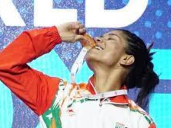  అబ్బాయిలు క్యూ కడతారు..