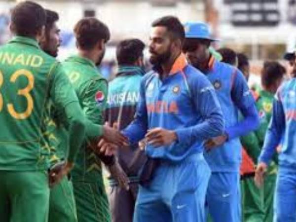 2018: బౌలింగ్లో భువీ, జాదవ్.. బ్యాటింగ్లో రోహిత్, ధావన్