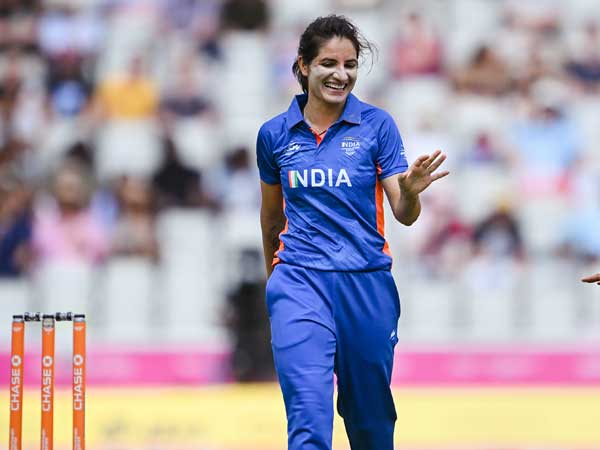  అన్న అండతో..