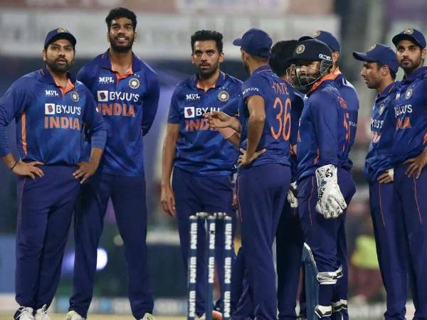 భారీ స్కోర్‌తో..