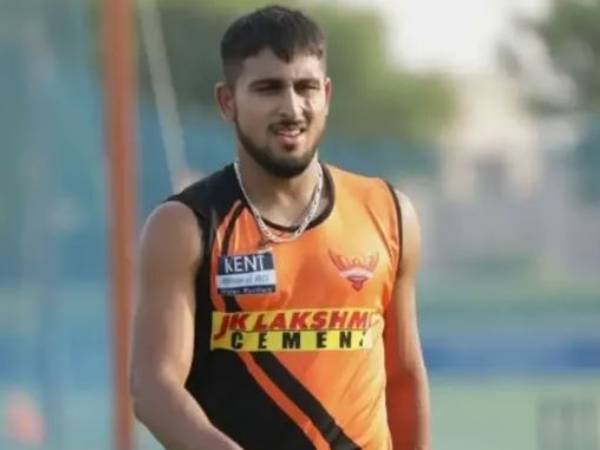 ఉమ్రాన్ మాలిక్‌కు తెర